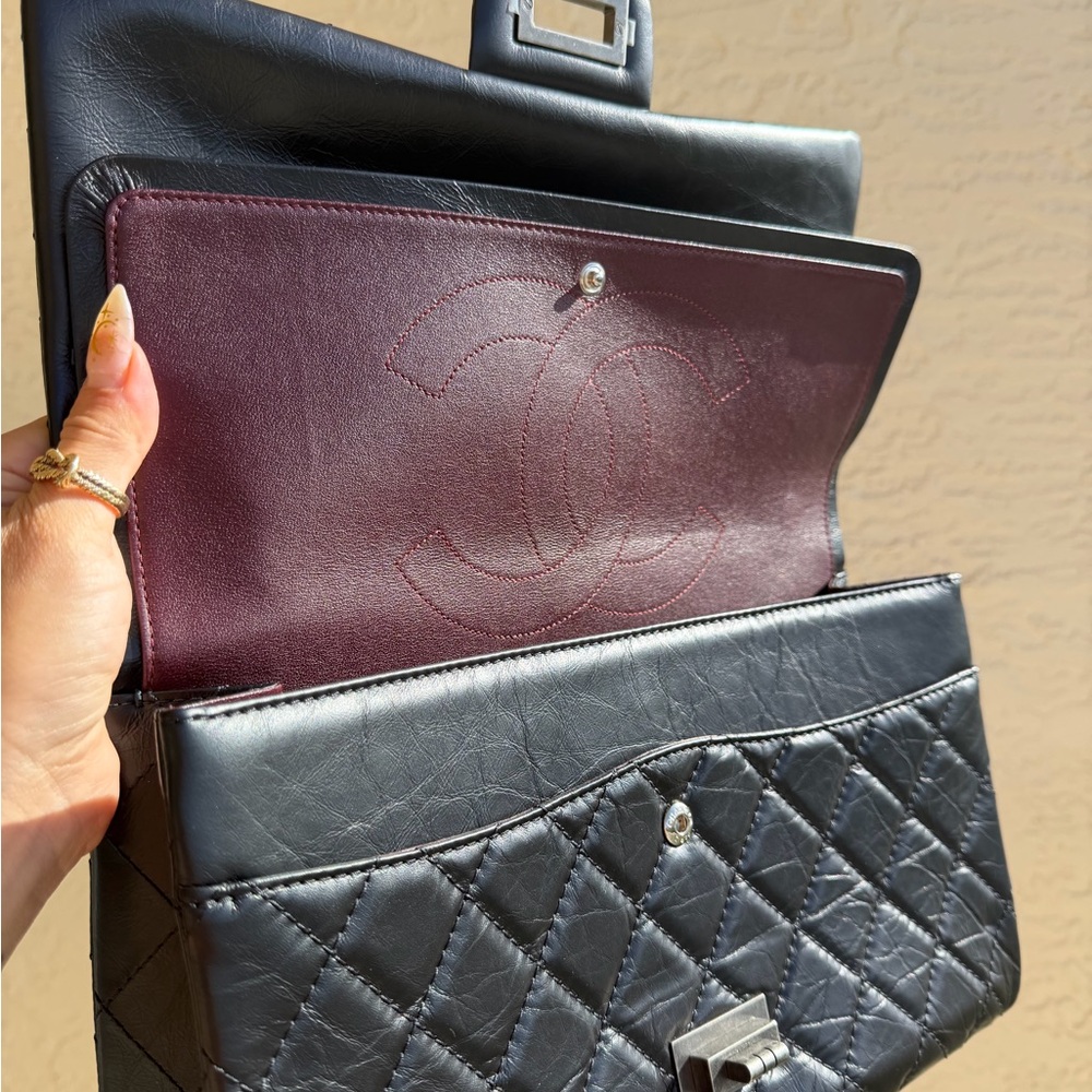 CHANEL 2.55 Reissue Double Flap shoulder bag - Picture 11 of 14